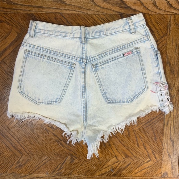 VINTAGE Filippo-Totti 80’s acid light wash high waist frayed raw hems  shorts - Picture 9 of 13